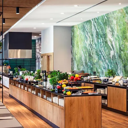 Q Wroclaw Bielany Hotel 4*