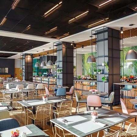 Q Wroclaw Bielany Hotel 4*