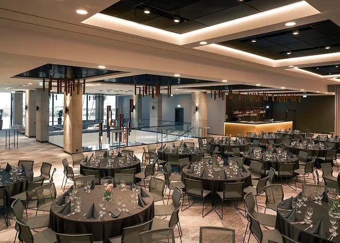 Q Wroclaw Bielany Hotel 4*