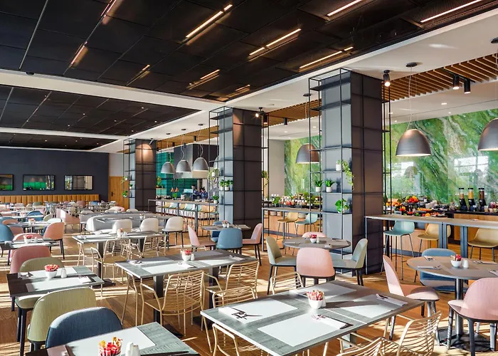 Q Wroclaw Bielany Hotel 4*