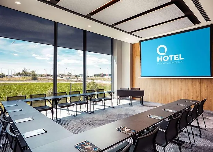 호텔 Q Wroclaw Bielany 4*